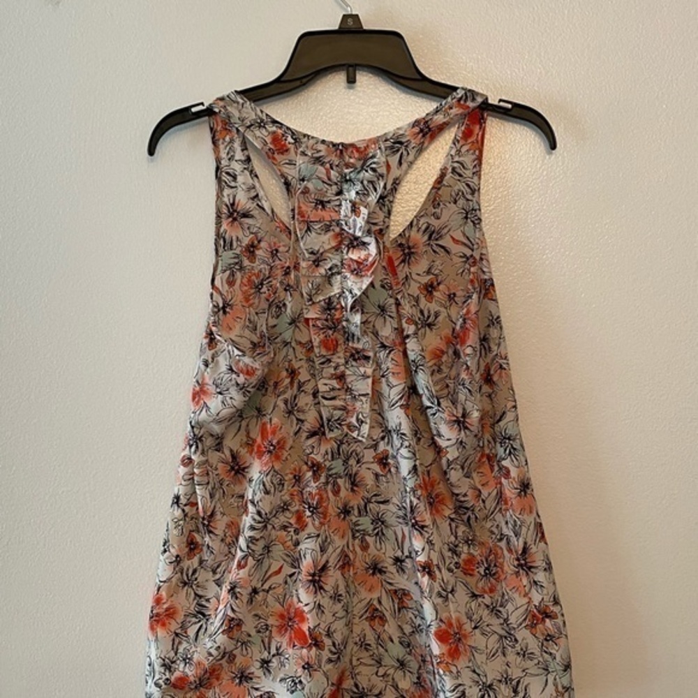 Flowy Racerback‎ Sleeveless Shirt - Picture 2 of 4